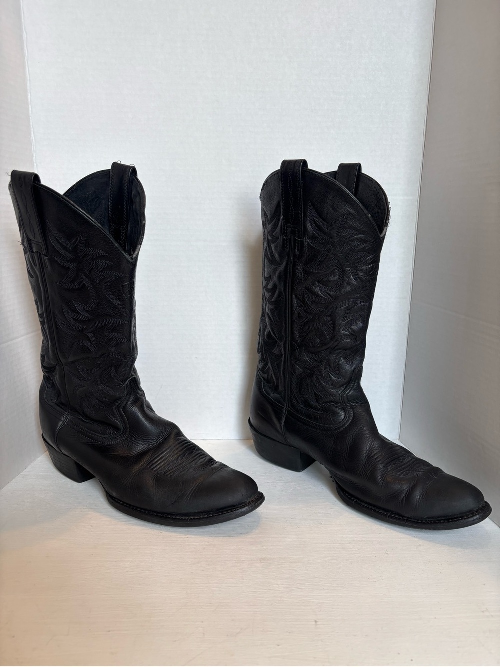 Ariat Heritage Black Leather Western Cowboy Boots Men’s size 9.5 D